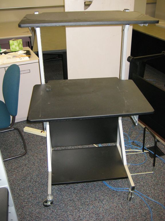 2 AV CARTS