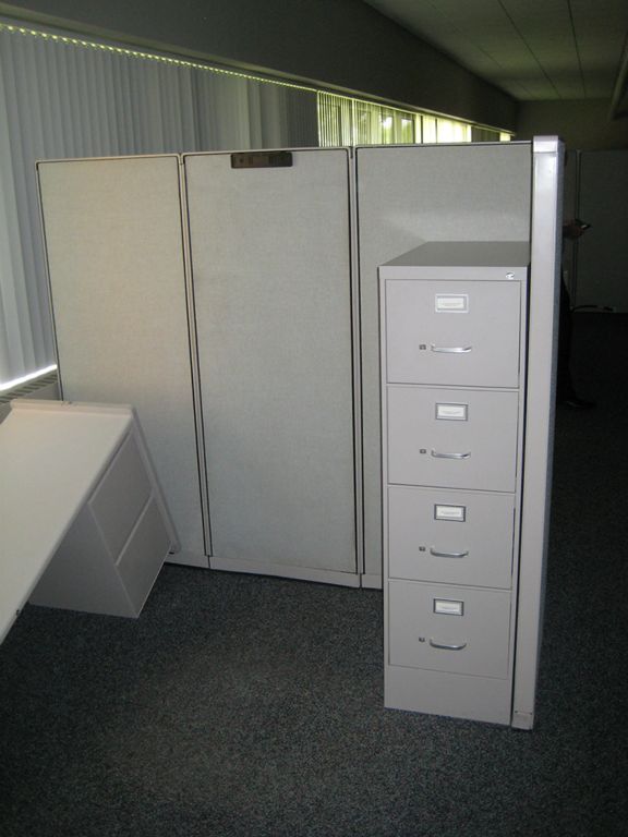 3 WALL PANELS W/4 DRAWER FILE CABINET