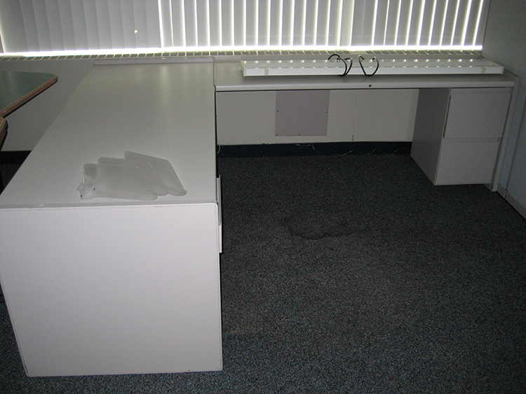 L-SHAPE WORK AREA
