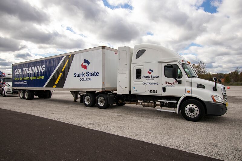 Commercial driver’s license (CDL), truck trailer